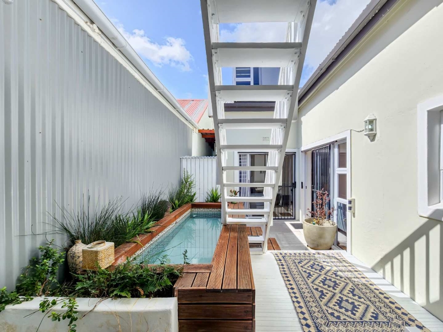 1 Bedroom Property for Sale in Woodstock Western Cape